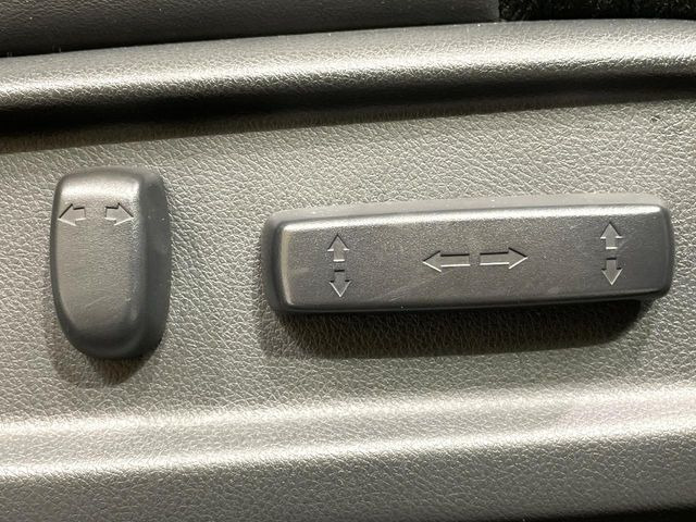 【パワーシート】スイッチ一つで簡単にシートの微調整が可能!電動だから力もいりません!快適なシートポジションにセットして、快適なドライブをお楽しみください。