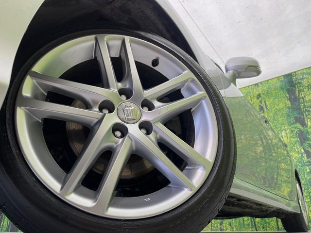 �y����18�C���`�A���~�z�C�[���z�O�ςɃ}�b�`���������A���~�z�C�[���𑕒����Ă���܂��B�e��ЊO�A���~�z�C�[����A�X�^�b�h���X�^�C�����戵�����Ă���܂��B���񂲑��k����������