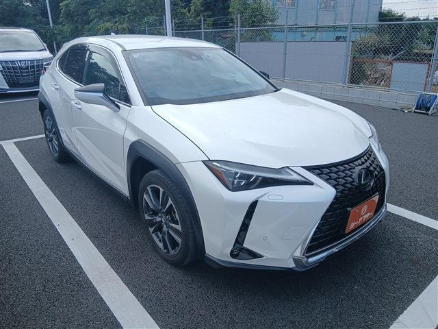 UX(レクサス) 250h バージョンL　禁煙車 ブラックレザーシート 中古車画像