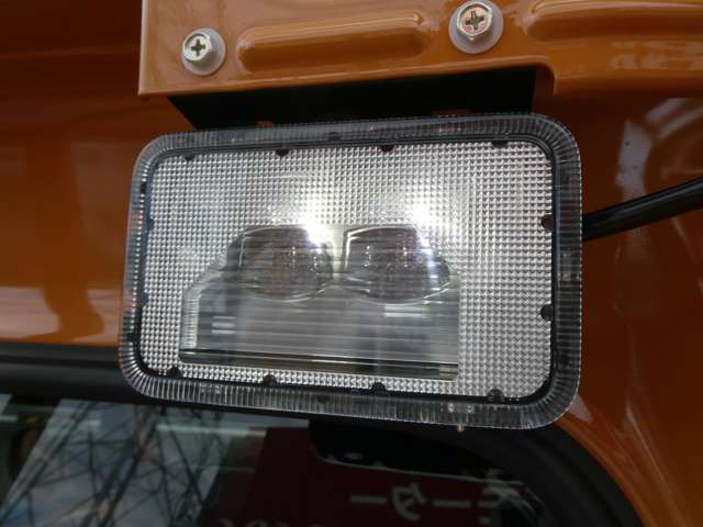 ��Ɠ���LED�ɂȂ��Ă���ז��邭�Ƃ炵�Ă���܂�!!