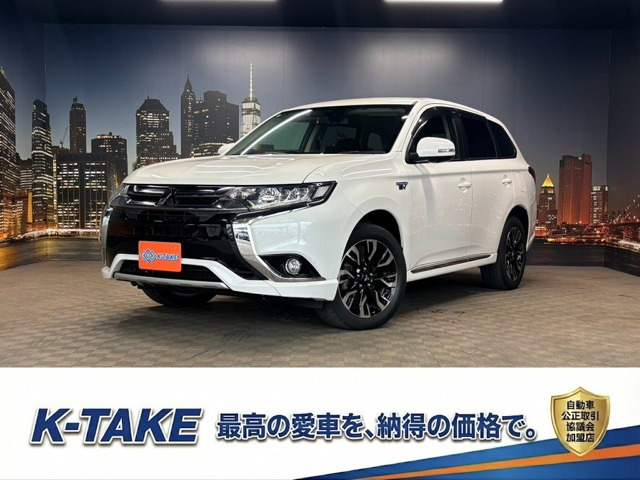 アウトランダーPHEV(三菱) 2.0 G セイフティパッケージ 4WD　(禁煙車)(4WD)(黒半革シート)(ストラーダナ 中古車画像