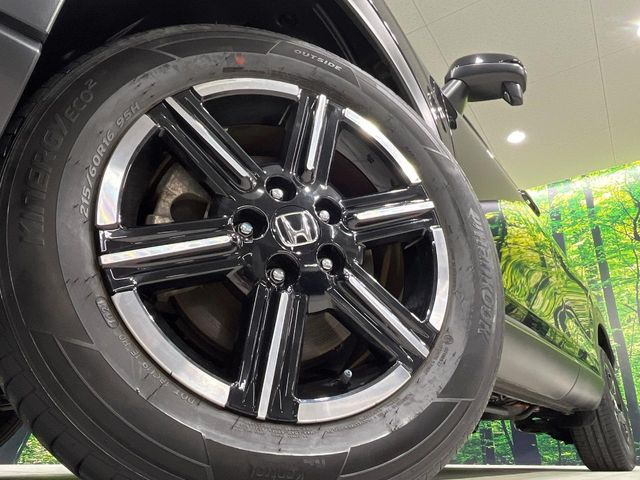 �y����16�C���`�A���~�z�C�[���z�O�ςɃ}�b�`���������A���~�z�C�[���𑕒����Ă���܂��B�e��ЊO�A���~�z�C�[����A�X�^�b�h���X�^�C�����戵�����Ă���܂��B���񂲑��k����������