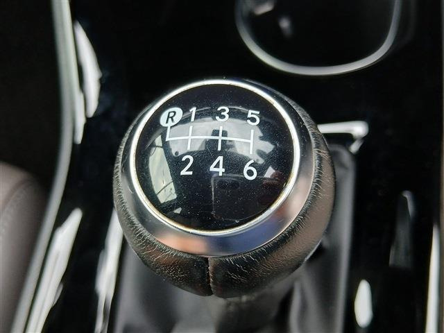 大好評のボディコーティング「ハイモースコート」もご納車までに施工可能。雨染みや線傷など中古車だからと諦めていませんか?ピカピカの状態でお乗り出しいただけます。