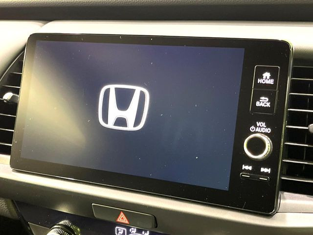 【純正9型ナビ】人気の純正ナビを装備。オーディオ機能も充実しており、Bluetooth接続すればお持ちのスマホやMP3プレイヤーの音楽を再生可能!毎日の運転がさらに楽しくなります!!