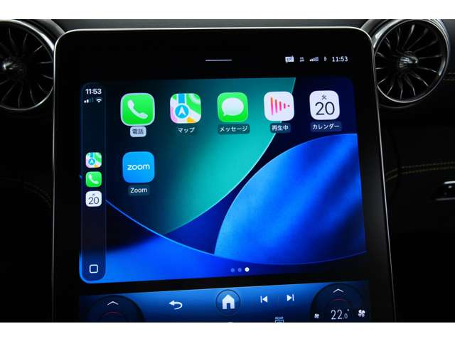 Apple CarPlay�ɑΉ����A�X�}�[�g�t�H���Ƃ̘A�g���X���[�Y�B�i�r�Q�[�V�����≹�y�Đ��Ȃǂ𒼊��I�ɑ���ł��A���K�ȃh���C�u���T�|�[�g���܂��B