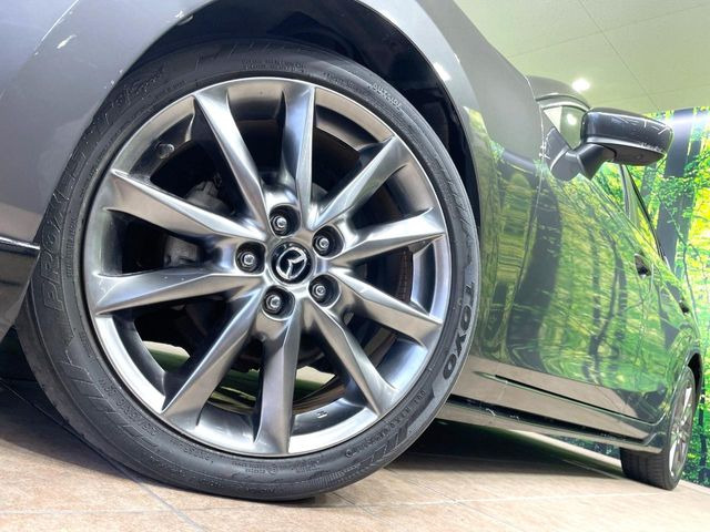 �y����18�C���`�A���~�z�C�[���z�O�ςɃ}�b�`���������A���~�z�C�[���𑕒����Ă���܂��B�e��ЊO�A���~�z�C�[����A�X�^�b�h���X�^�C�����戵�����Ă���܂��B���񂲑��k����������
