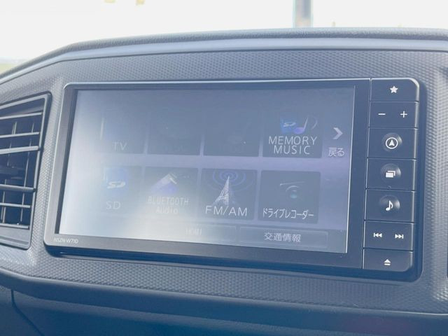 【ナビゲーション】目的地までしっかり案内してくれる使いやすいナビ。Bluetooth接続すればお持ちのスマホやMP3プレイヤーの音楽を再生可能!毎日の運転がさらに楽しくなります!!