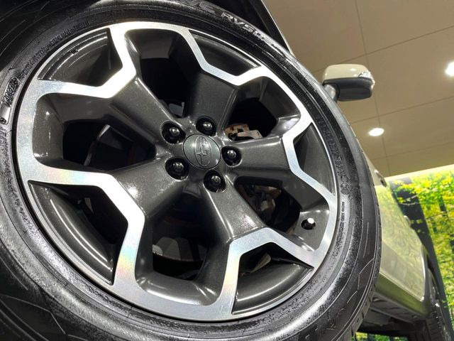�y����17�C���`�A���~�z�C�[���z�O�ςɃ}�b�`���������A���~�z�C�[���𑕒����Ă���܂��B�e��ЊO�A���~�z�C�[����A�X�^�b�h���X�^�C�����戵�����Ă���܂��B���񂲑��k����������