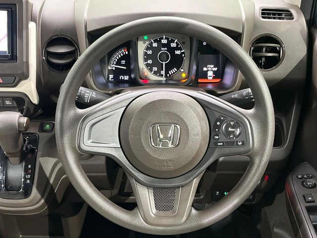 ステアリングも使用感が少なく、きれいな状態となっております♪