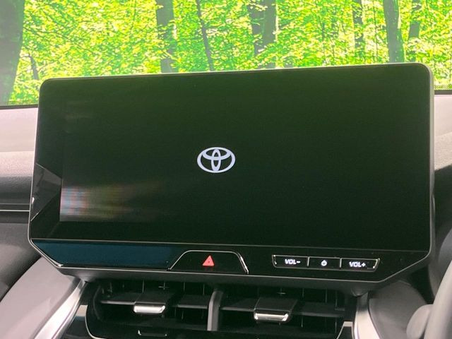 【12.3インチワイドナビ】高級感とインパクトのある大型ワイドナビを装備。各種オーディオ操作はもちろん、横長ワイド画面でのマップ2分割表示など、利便性も高いナビです♪