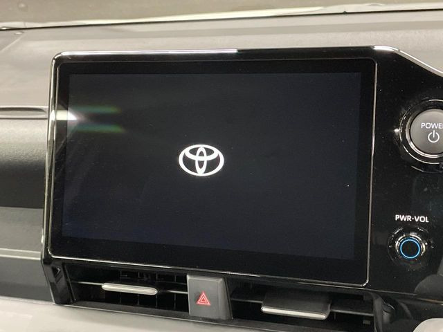 【10.5インチナビ】高級感とインパクトのある大画面ナビを装備。各種オーディオ操作はもちろん、スマホ連携もできる利便性の高いナビです♪