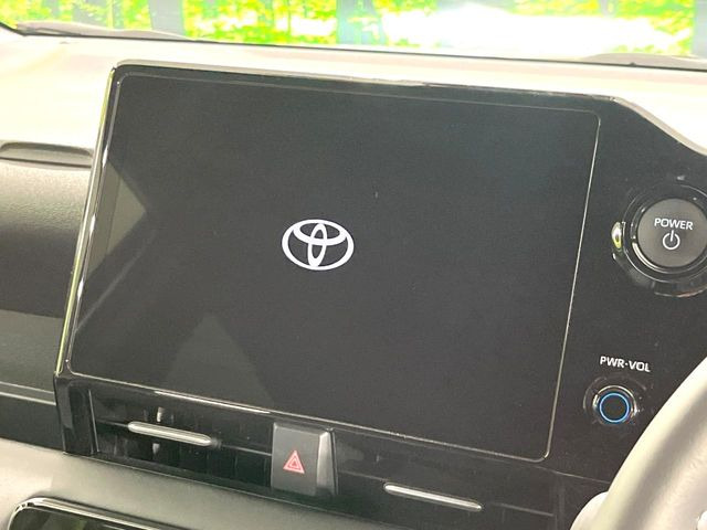 【10.5インチナビ】高級感とインパクトのある大画面ナビを装備。各種オーディオ操作はもちろん、スマホ連携もできる利便性の高いナビです♪