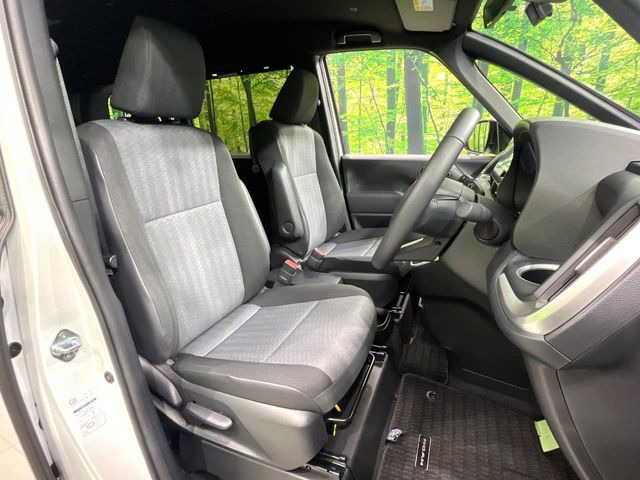 運転席シート廻りは使用感も少なく、良好な状態となっています。丁寧に使われていたことがよくわかりますね。