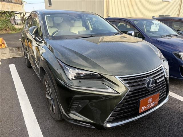 NX(レクサス) 300h Iパッケージ　禁煙車 純正10.25インチナビ 中古車画像