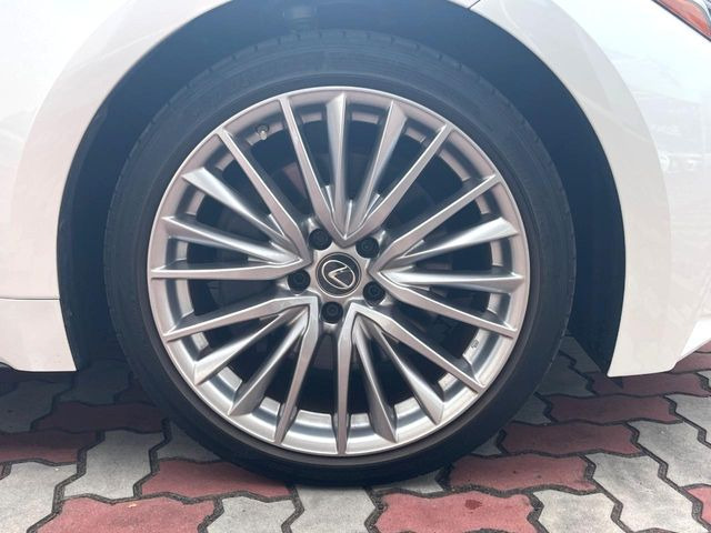 �y����19�C���`�A���~�z�C�[���z�O�ςɃ}�b�`���������A���~�z�C�[���𑕒����Ă���܂��B�e��ЊO�A���~�z�C�[����A�X�^�b�h���X�^�C�����戵�����Ă���܂��B���񂲑��k����������