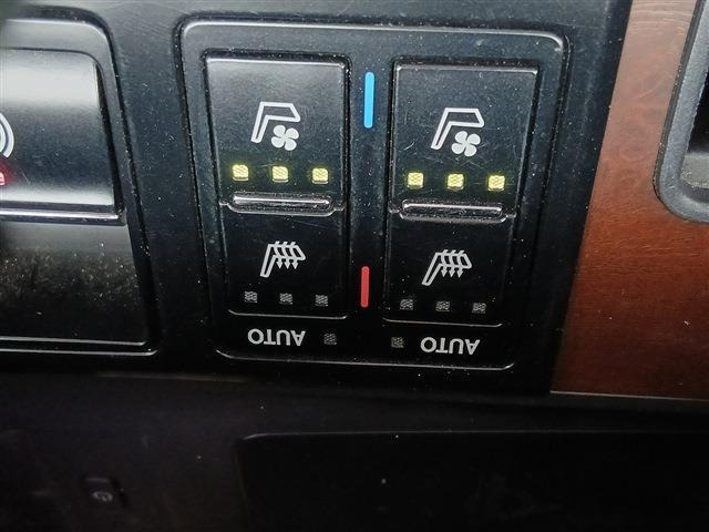 こだわりがあってなかなか気に入ったお車がないそこのお客様!全国のオークションからピッタリの1台を探すことが可能です。ぜひ一度お問い合わせください。