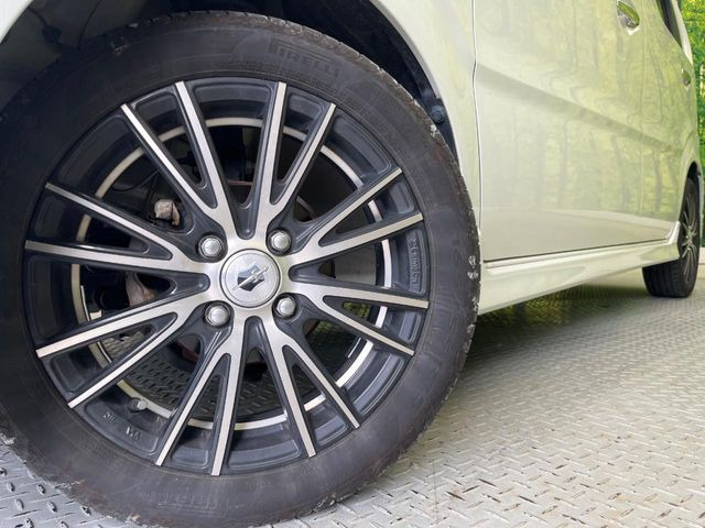 �y15�C���`�A���~�z�C�[���z�O�ςɃ}�b�`�����A���~�z�C�[���𑕒����Ă���܂��B�e��A���~�z�C�[����A�X�^�b�h���X�^�C�����戵�����Ă���܂��B���񂲑��k����������