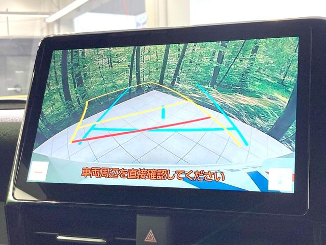 【バックカメラ】駐車時に後方がリアルタイム映像で確認できます。大型商業施設や立体駐車場での駐車時や、夜間のバック時に大活躍!運転スキルに関わらず、今や必須となった装備のひとつです!