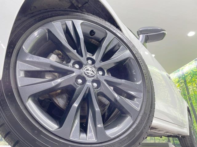 【純正17インチアルミホイール】外観にマッチした純正アルミホイールを装着しております。各種社外アルミホイールや、スタッドレスタイヤも取扱いしております。是非ご相談ください♪