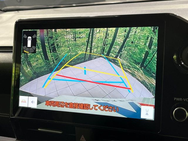 【バックカメラ】駐車時に後方がリアルタイム映像で確認できます。大型商業施設や立体駐車場での駐車時や、夜間のバック時に大活躍!運転スキルに関わらず、今や必須となった装備のひとつです!