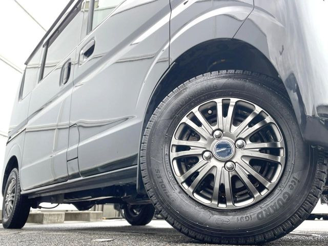 �y12�C���`�A���~�z�C�[���z�O�ςɃ}�b�`�����A���~�z�C�[���𑕒����Ă���܂��B�e��A���~�z�C�[����A�X�^�b�h���X�^�C�����戵�����Ă���܂��B���񂲑��k����������