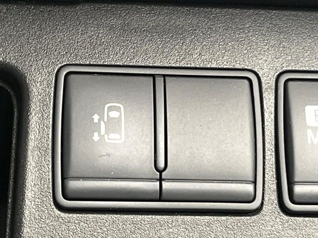 【パワースライドドア】スマートキーや運転席のスイッチでスライドドアの開閉が可能♪電動だから力を入れてドアを開ける必要が無く、小さいお子様でも、重い荷物を持っている時もラクに開け閉めできます♪