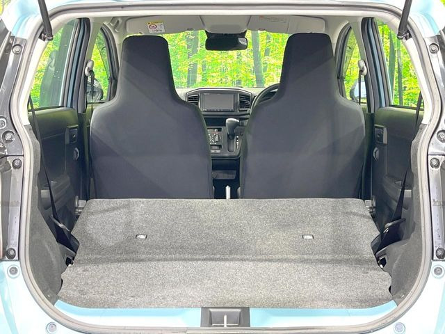 普段のお買い物や通勤、送迎等に十分な荷室スペースを確保しております。セカンドシートを倒すと、大きな荷物の積載も可能です♪