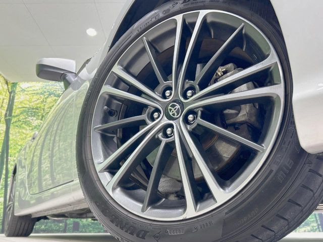 �y����17�C���`�A���~�z�C�[���z�O�ςɃ}�b�`���������A���~�z�C�[���𑕒����Ă���܂��B�e��ЊO�A���~�z�C�[����A�X�^�b�h���X�^�C�����戵�����Ă���܂��B���񂲑��k����������
