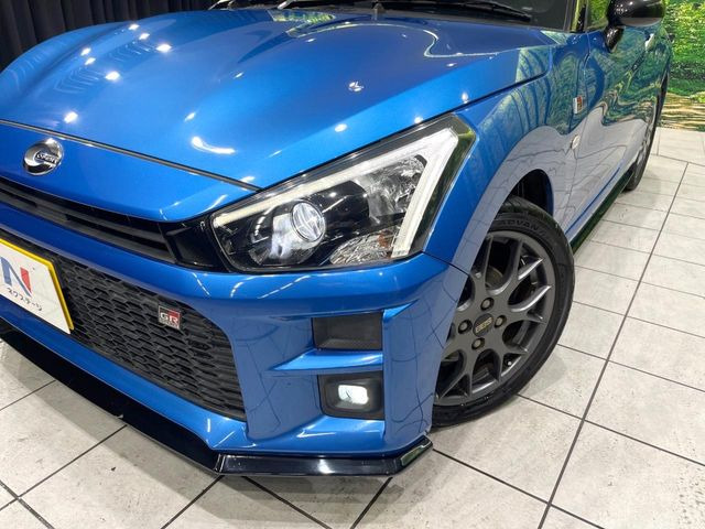 �yLED�w�b�h���C�g�z���V����ԑ��s�����ǍD�Ȏ��E���m�ۂ����S���ĉ^�]�ł��鍂�P�xLED�w�b�h���C�g�𑕔�!�_�����x�������A����d�͂��}�����Ă��܂��B