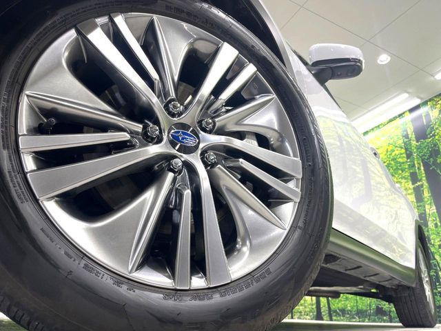 �y����18�C���`�A���~�z�C�[���z�O�ςɃ}�b�`���������A���~�z�C�[���𑕒����Ă���܂��B�e��ЊO�A���~�z�C�[����A�X�^�b�h���X�^�C�����戵�����Ă���܂��B���񂲑��k����������