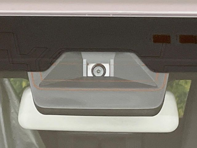 【スズキ セーフティサポート】走行中に前方の車両等を認識し、衝突しそうな時は警報とブレーキで衝突回避と被害軽減をアシスト。より安全にドライブをお楽しみいただけます。