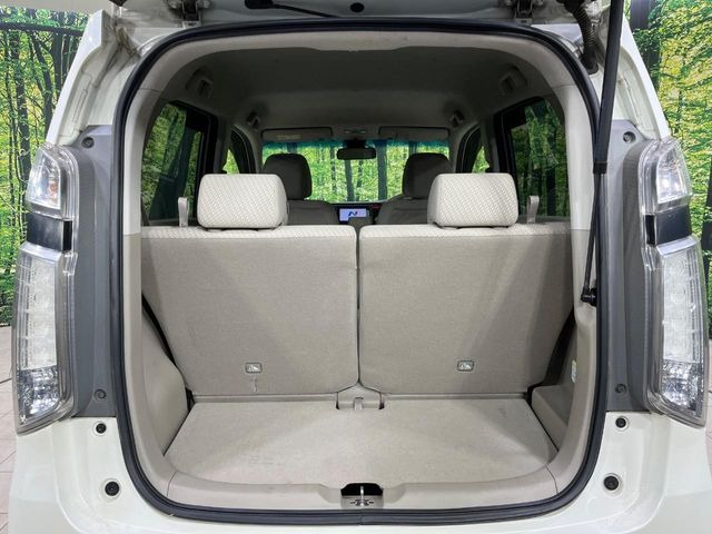 普段のお買い物や通勤、送迎等に十分な荷室スペースを確保しております。セカンドシートを倒すと、大きな荷物の積載も可能です♪
