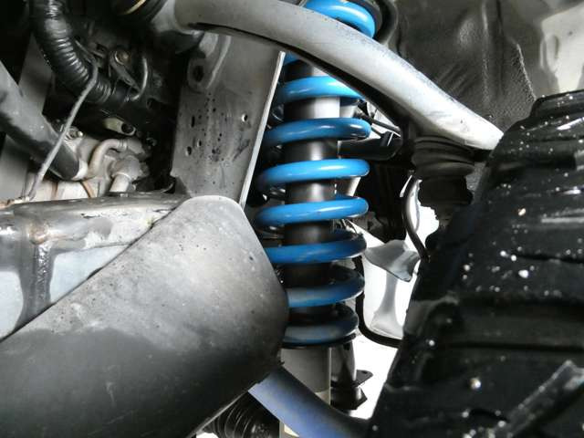 �N���J��SUV�̂ق��ɂ��A���t�@�[�h�E�G���O�����h�E�Z���i�E�X�e�b�v���S���E���H�N�V�[�E���F���t�@�C�A�E�I�f�b�Z�C�E�A���Ԃ��|���V�F�J�C�G�� �~�j�N���X�I�[�o�[�I�[��4 �L���v�e�B�o���݌ɂ��Ă���܂�