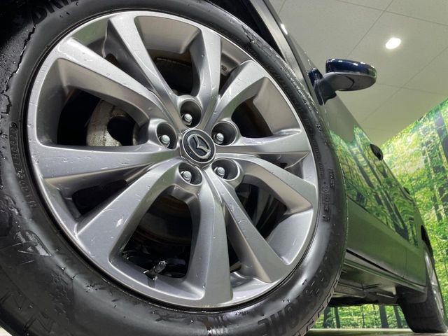 �y����18�C���`�A���~�z�C�[���z�O�ςɃ}�b�`���������A���~�z�C�[���𑕒����Ă���܂��B�e��ЊO�A���~�z�C�[����A�X�^�b�h���X�^�C�����戵�����Ă���܂��B���񂲑��k����������