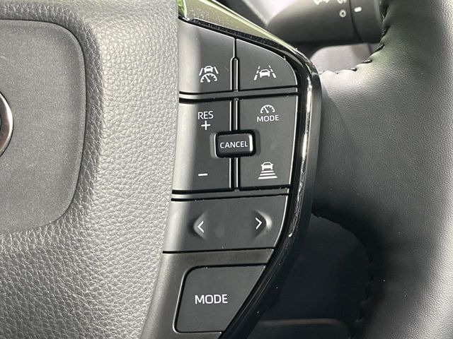【レーダークルーズコントロール】高速道路での長距離走行が楽に!!自動で速度を保つクルーズコントロールが、衝突軽減システムと連携し、前方の車両を感知して車間を保つように速度調節してくれます!!
