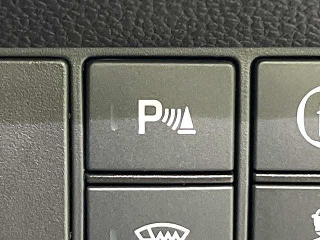 【クリアランスソナー】バンパーに付いたセンサーが障害物を検知!一定の距離に近づくとアラートで教えてくれます♪狭い駐車スペースや車庫入れ時も安心ですね☆