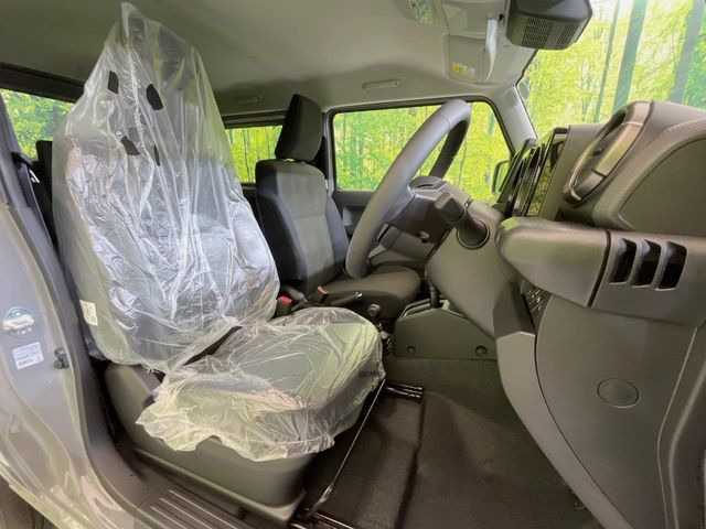もちろん車内はキレイです♪よりクリーンな状態をキープしたいお客様には『ナノゾーンコート』がおすすめ!新型コロナウイルス対策や、除菌・消臭に効果を発揮し多くの方にご好評いただいております。