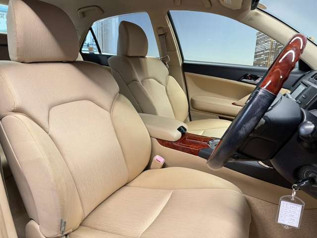�^�]�Ȃ��L�X�Ƃ��Ă���^�]���₷�������������Ă��܂��������N���[�j���O�����{�ς݂ł��B