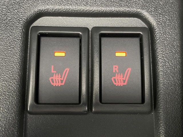 【シートヒーター】寒い日に重宝するシートヒーター!エアコンより早く温まってくれるので寒がりの人も安心ですね♪エアコンの温風は乾燥するから苦手、という方にもをおすすめです。