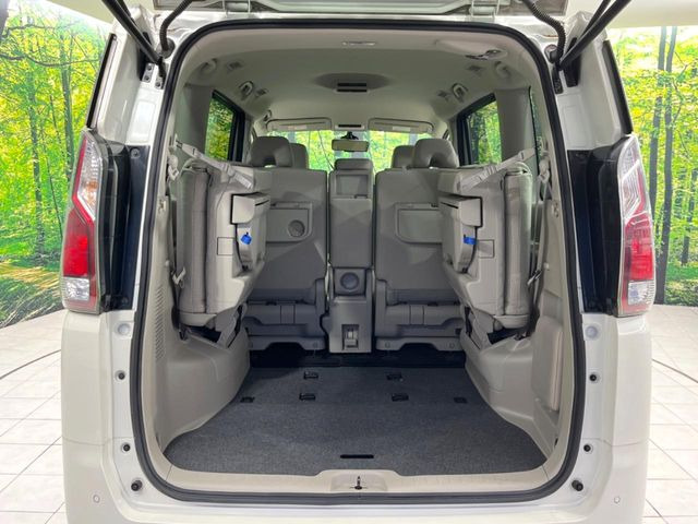 ドライバーによって運転しやすいポジションは異なり、あの車はどうなのか不安なこともありますよね。気になるお車は店頭で乗り込んでご確認いただけます♪