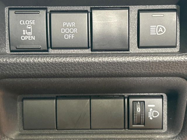 【パワースライドドア】スマートキーや運転席のスイッチでスライドドアの開閉が可能♪電動だから力を入れてドアを開ける必要が無く、小さいお子様でも、重い荷物を持っている時もラクに開け閉めできます♪