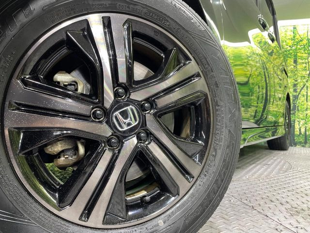 �y����16�C���`�A���~�z�C�[���z�O�ςɃ}�b�`���������A���~�z�C�[���𑕒����Ă���܂��B�e��ЊO�A���~�z�C�[����A�X�^�b�h���X�^�C�����戵�����Ă���܂��B���񂲑��k����������