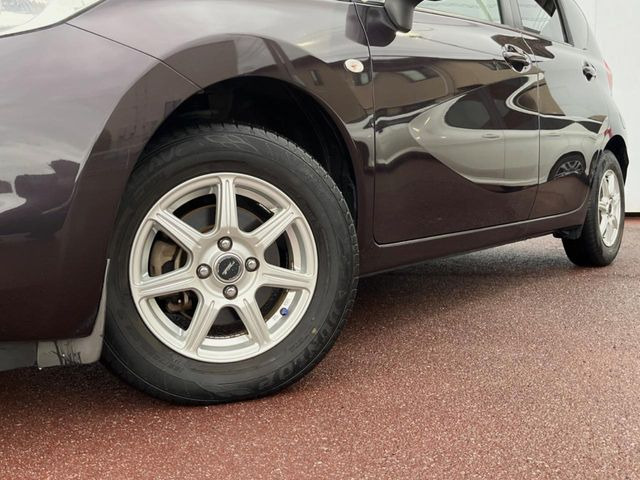 �y14�C���`�A���~�z�C�[���z�O�ςɃ}�b�`�����A���~�z�C�[���𑕒����Ă���܂��B�e��A���~�z�C�[����A�X�^�b�h���X�^�C�����戵�����Ă���܂��B���񂲑��k����������