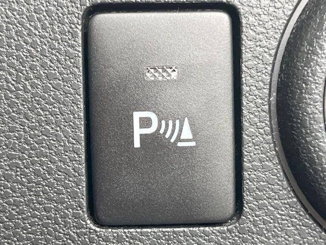 【クリアランスソナー】バンパーに付いたセンサーが障害物を検知!一定の距離に近づくとアラートで教えてくれます♪狭い駐車スペースや車庫入れ時も安心ですね☆