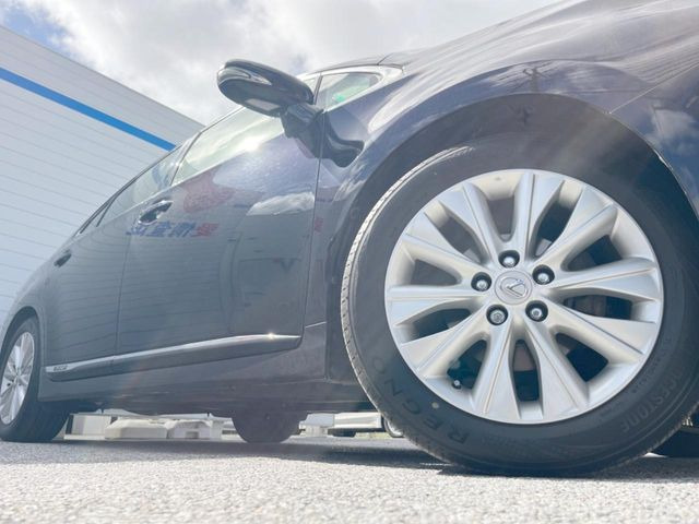 �y�����A���~�z�C�[���z�O�ςɃ}�b�`���������A���~�z�C�[���𑕒����Ă���܂��B�e��ЊO�A���~�z�C�[����A�X�^�b�h���X�^�C�����戵�����Ă���܂��B���񂲑��k����������