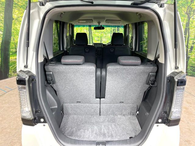普段のお買い物や通勤、送迎等に十分な荷室スペースを確保しております。セカンドシートを倒すと、大きな荷物の積載も可能です♪