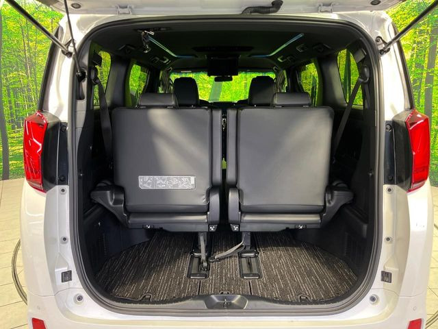 【パワーバックドア】スマートキーや運転席のボタンを押すだけでリアゲートが自動で開閉します!荷物を持っている時や、高い位置にあるバックドアを閉める際に便利な機能です♪