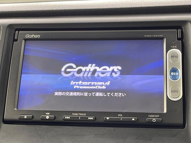 【純正ナビ】人気の純正ナビを装備。オーディオ機能も充実しており、Bluetooth接続すればお持ちのスマホやMP3プレイヤーの音楽を再生可能!毎日の運転がさらに楽しくなります!!