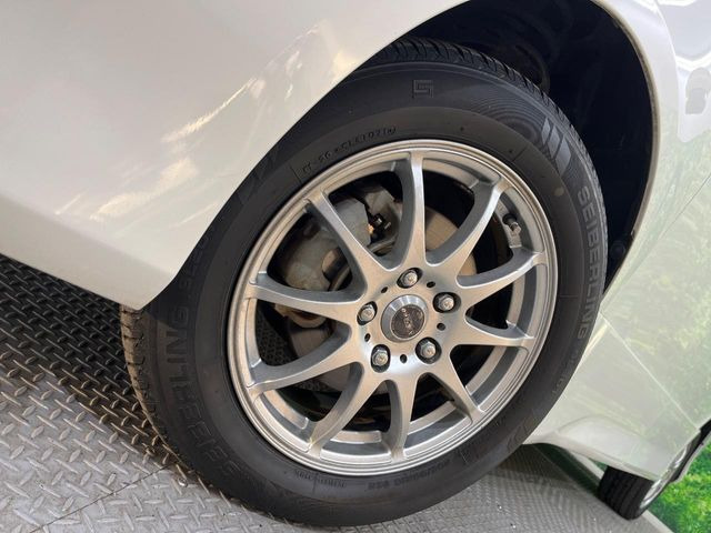 �y16�C���`�A���~�z�C�[���z�O�ςɃ}�b�`�����A���~�z�C�[���𑕒����Ă���܂��B�e��A���~�z�C�[����A�X�^�b�h���X�^�C�����戵�����Ă���܂��B���񂲑��k����������