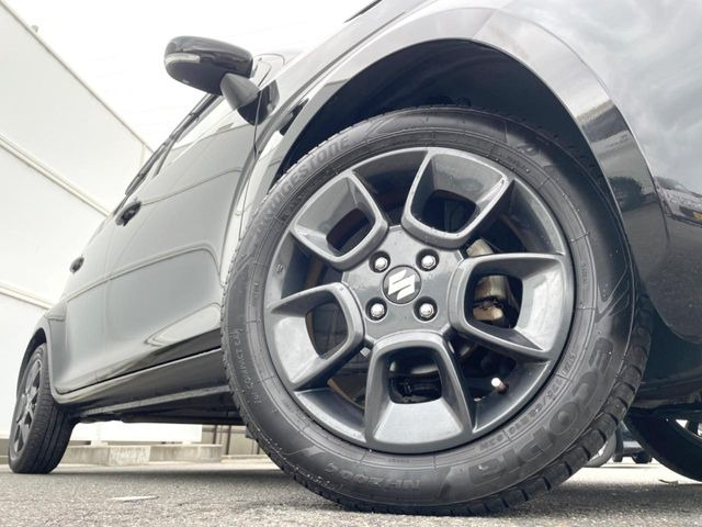 �y����16�C���`�A���~�z�C�[���z�O�ςɃ}�b�`���������A���~�z�C�[���𑕒����Ă���܂��B�e��ЊO�A���~�z�C�[����A�X�^�b�h���X�^�C�����戵�����Ă���܂��B���񂲑��k����������